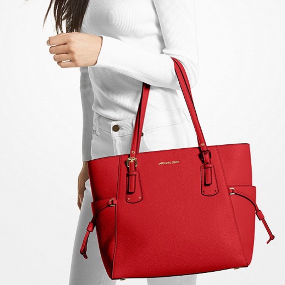 Michael Kors Voyager Saffiano Leather Tote Bag
Style# 30H1GV6T4T
NWT
Crimson - Picture 15 of 16